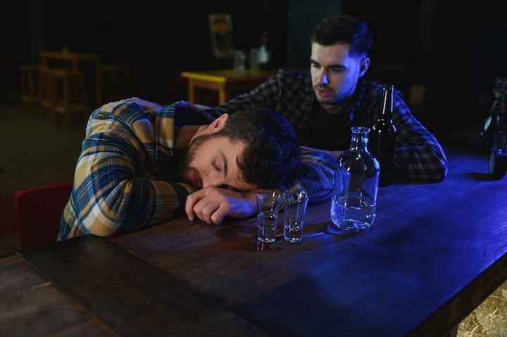 Tratamiento profesional para alcoholismo en Clínica Santuario